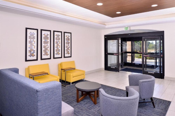 Holiday Inn Express Hotel & Suites Arcata/Eureka-Airport Area image 19
