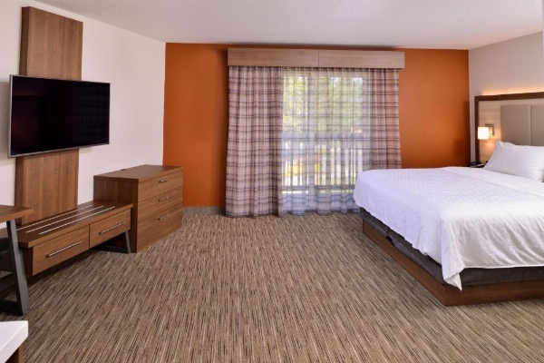 Holiday Inn Express Hotel & Suites Arcata/Eureka-Airport Area image 28
