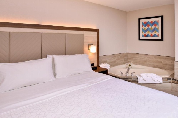 Holiday Inn Express Hotel & Suites Arcata/Eureka-Airport Area image 30